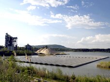 Schwimmende PV-Anlage auf dem Baggerweiher